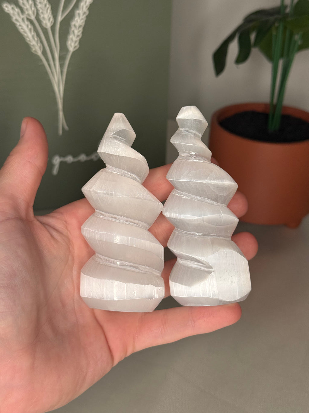 Small spiral selenite towers