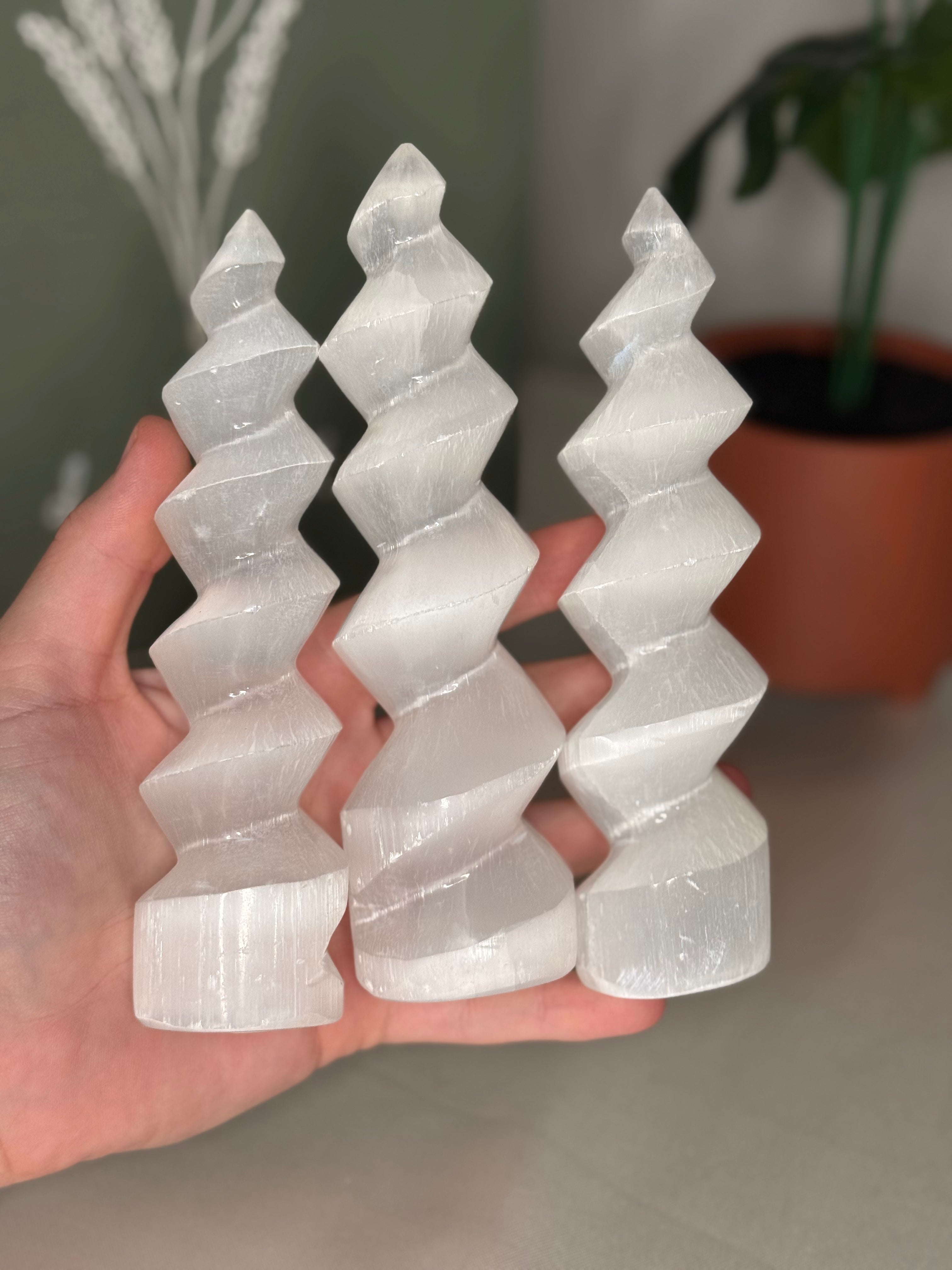 Large spiral selenite towers