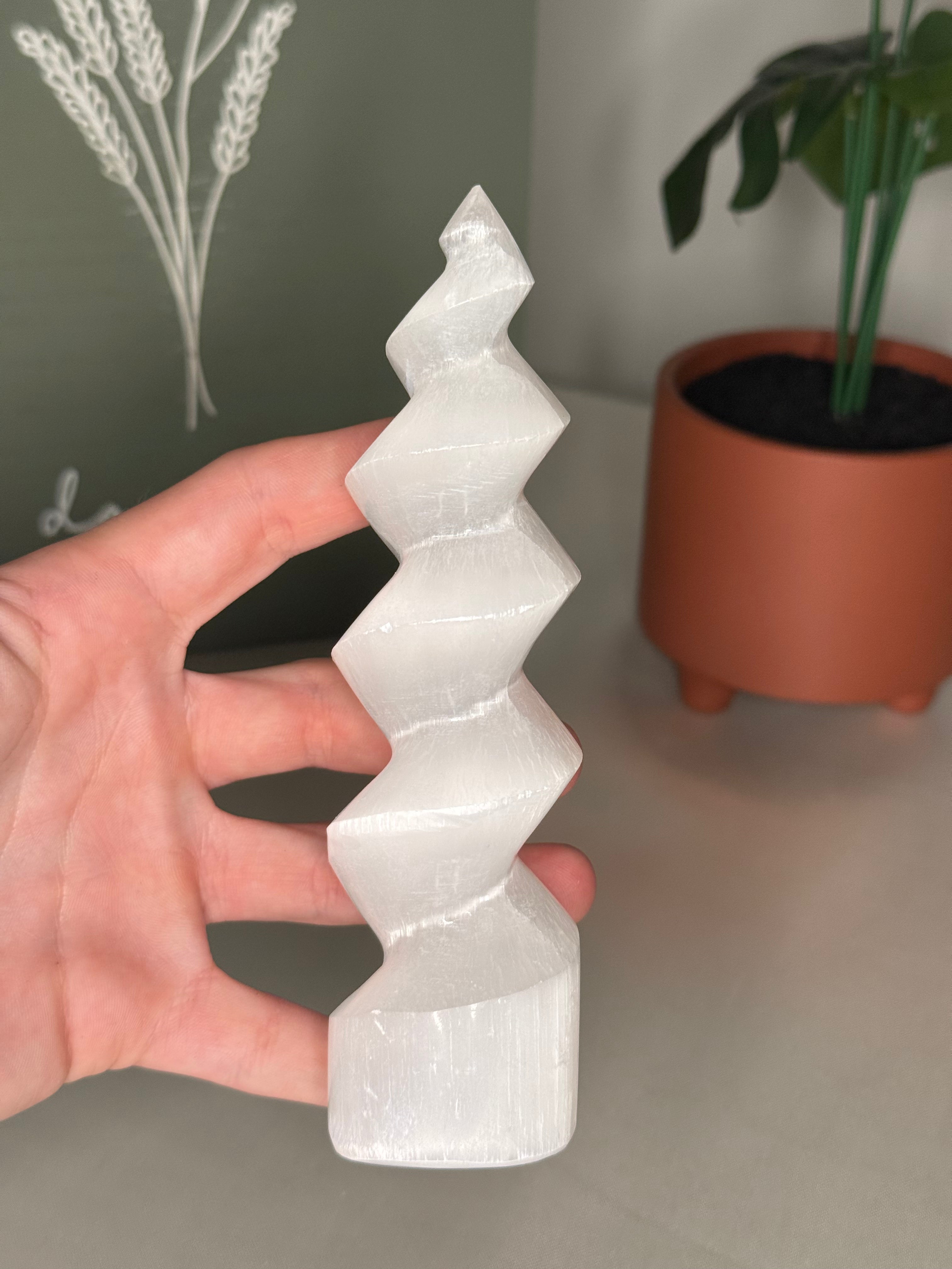 Large spiral selenite towers