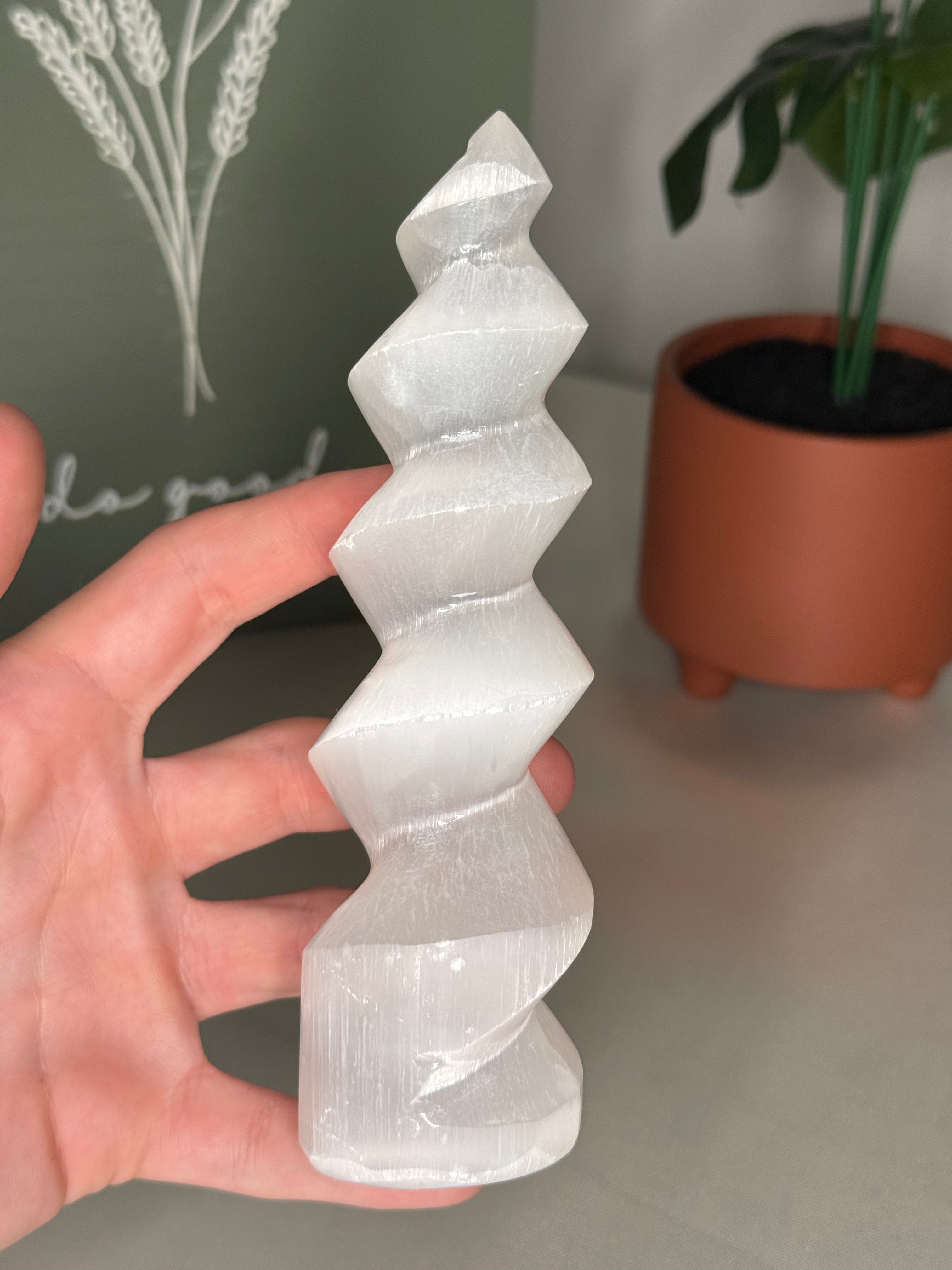 Large spiral selenite towers