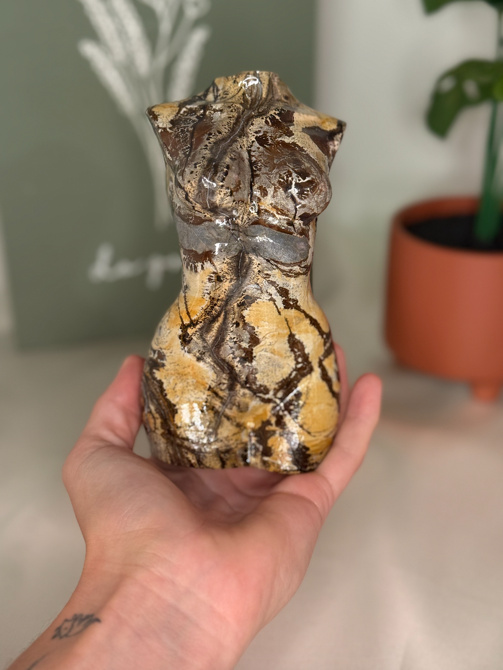 Picture jasper lady body