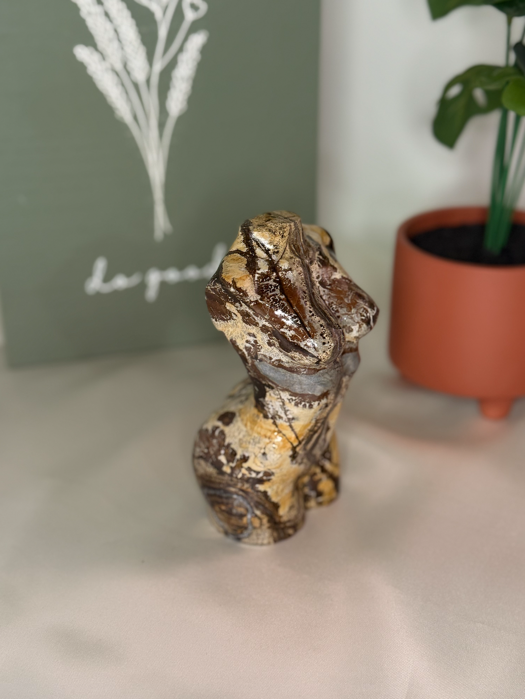 Picture jasper lady body